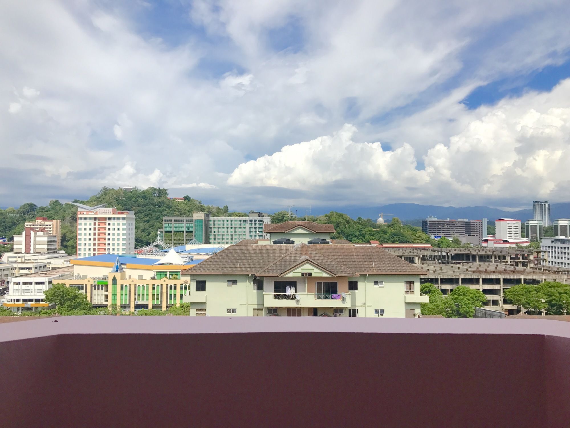 Sunset & Seaview Vacation Condos At Marina Court Resort Condo Kota Kinabalu Buitenkant foto
