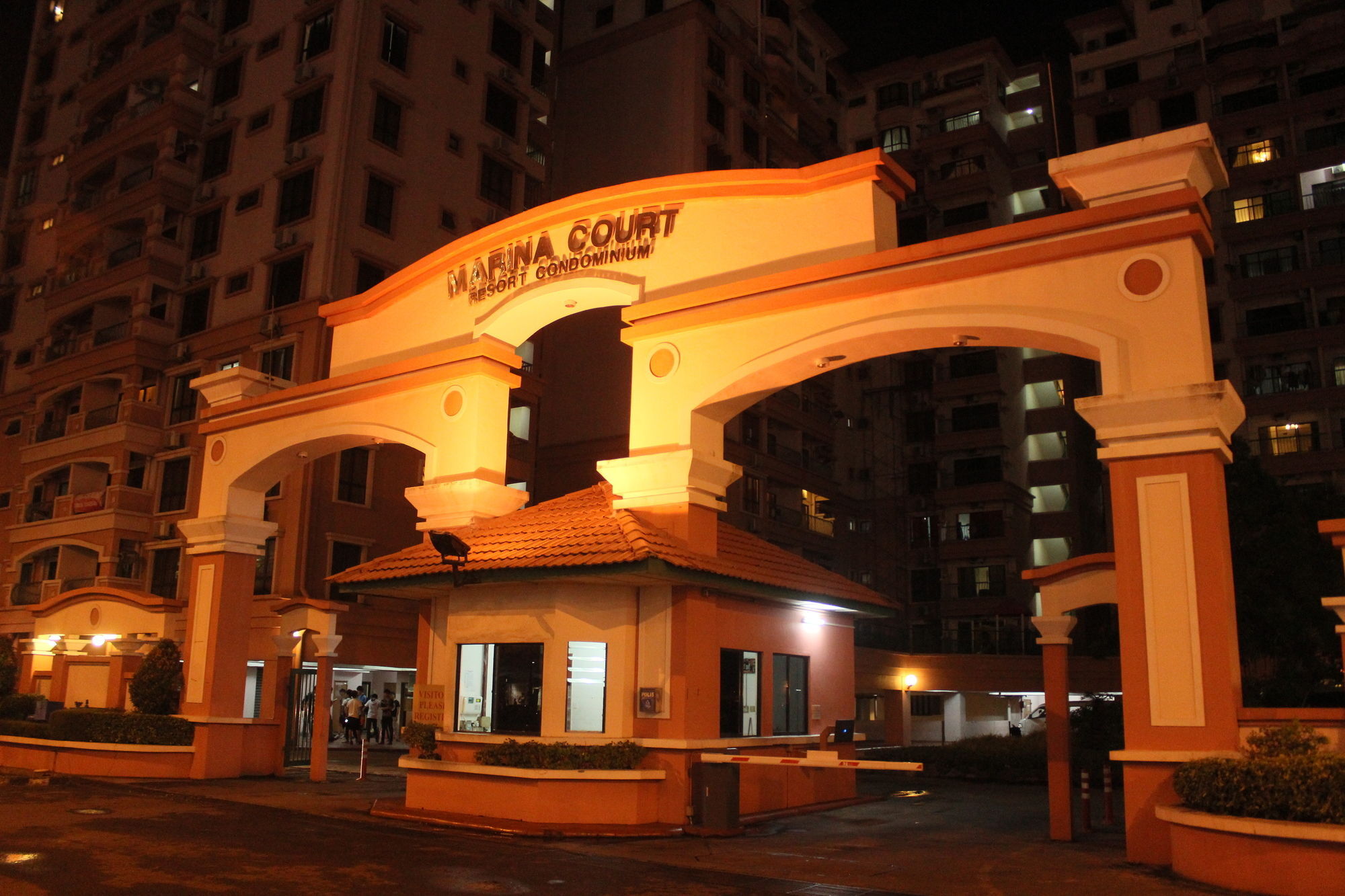 Sunset & Seaview Vacation Condos At Marina Court Resort Condo Kota Kinabalu Buitenkant foto